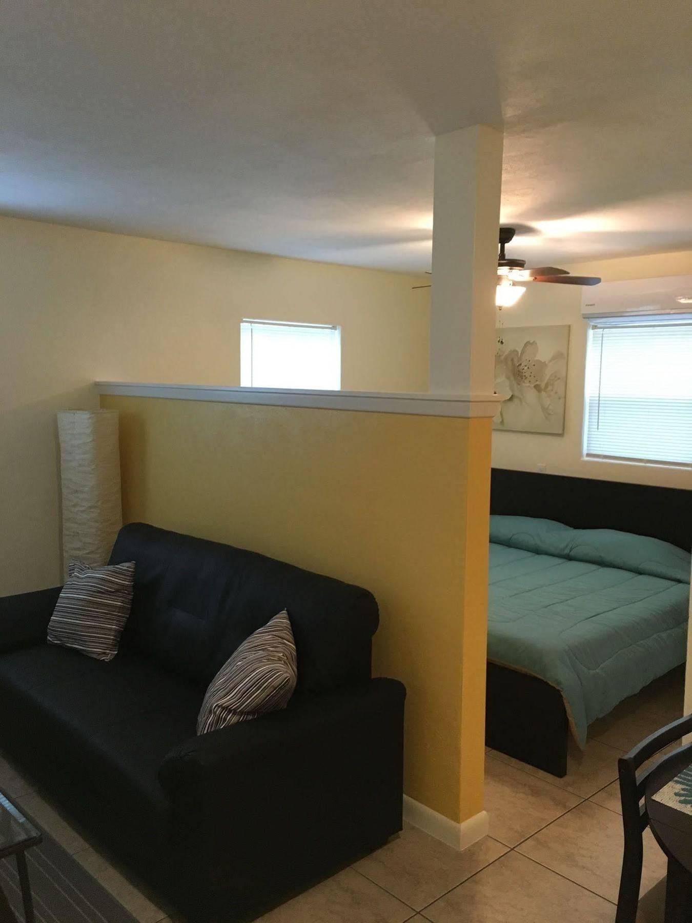 Englewood Bay Motel Luaran gambar